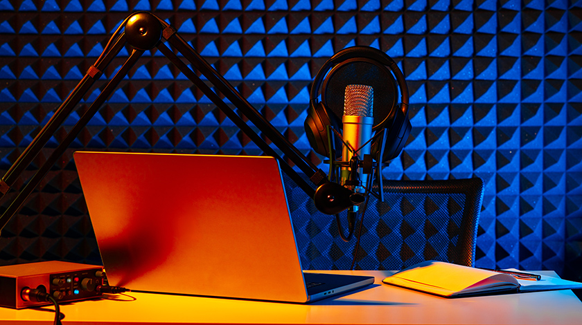 Theresa Caputo of Long Island Medium Visits Cybercrime Magazine Live!